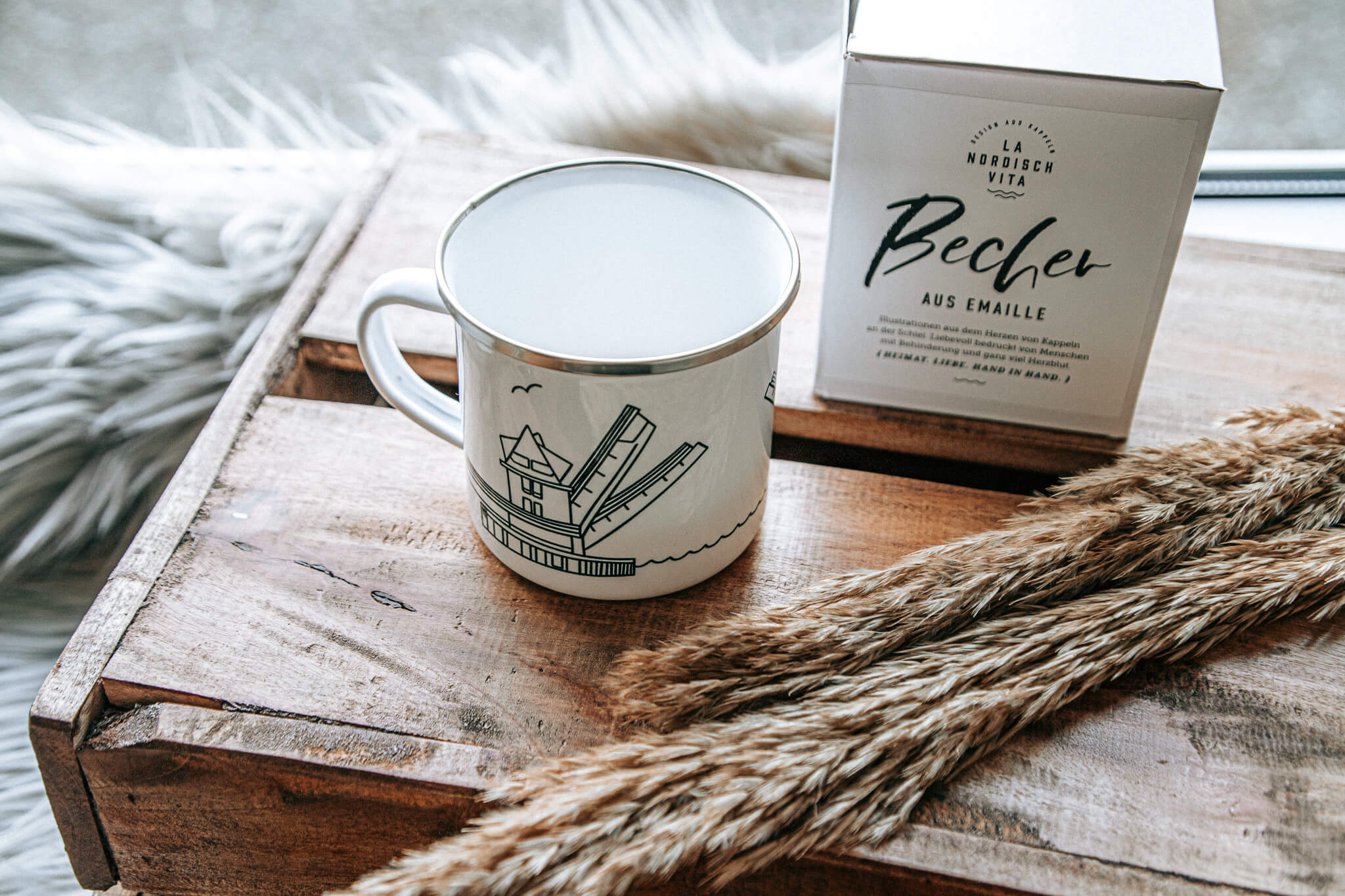 Schleibrücke Emaille Becher